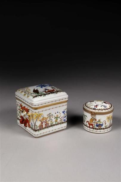 null ENSEMBLE GOÛT CHINOIS. LE TALLEC, Paris.
Porcelaine à décor polychrome et or...