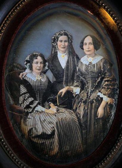 DAGUERRÉOTYPE. Portrait de trois femmes,...