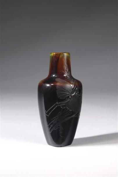 null /// ERRATUM : PETIT ECLAT A LA BASE /// ÉMILE GALLÉ (1846-1904).
Vase ovoïde...