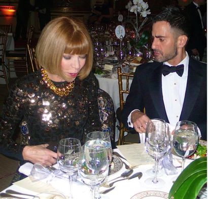 null ANNA WINTOUR & MARC JACOBS.
By Rose Hartman.
Gala, Pierre Hotel.
Late 2000.
Tirage...