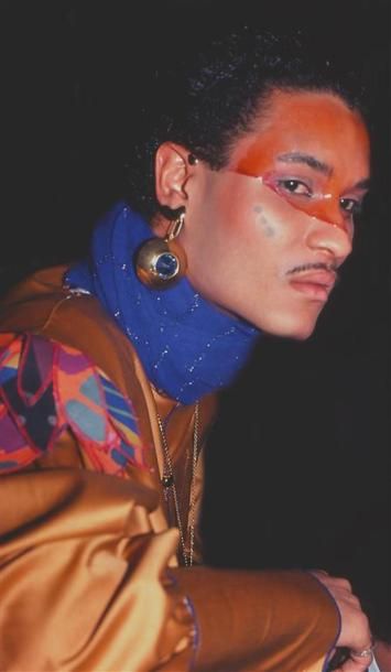 null MAN WITH AN EARRING, PARTY GOER.
By Rose Hartman.
Studio 54.
1977.
Tirage numérique...