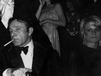 null RICHARD BURTON WITH HIS WIFE SUZY.
By Rose Hartman.
Gala, Waldorf Astoria.
1980's.
Tirage...
