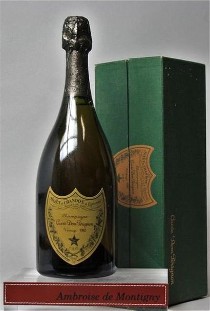 null 1 bouteille CHAMPAGNE DOM PERIGNON, 1982.	
Coffret.
