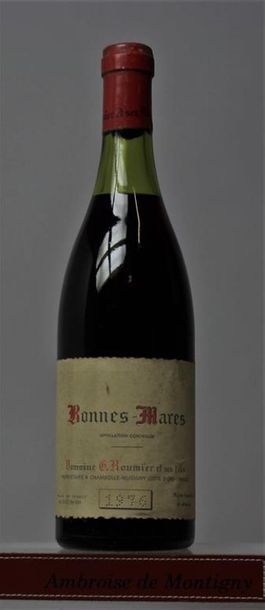 null 1 bouteille BONNES MARES - G. ROUMIER, 1976.	
Étiquette légèrement tachée, niveau...