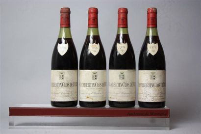 null 4 bouteilles CHAMBERTIN Grand cru "Clos de BEZE" - A - ROUSSEAU, 1976.	
Niveaux...