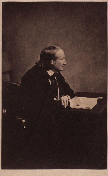 Gustave Le Gray (1820-1884) Alfred de Vigny, c. 1860. Tirage albuminé, monté sur...