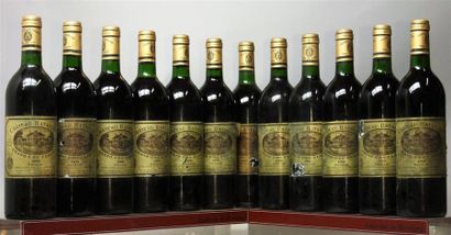null 12 bouteilles CHÂTEAU BATAILLEY - 5é GCC Pauillac 1986.
Caisse bois. 
Etiquettes...