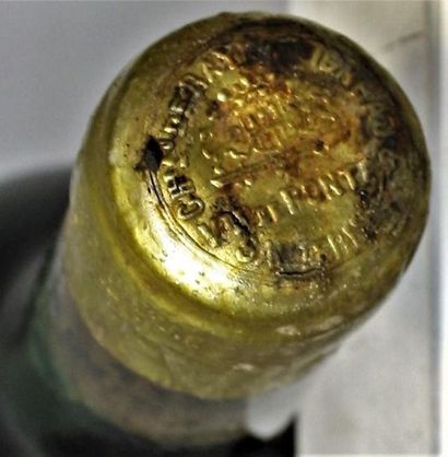 null 1 bouteille CHÂTEAU RAYNE VIGNEAU - 1er CC Sauternes 1941.
Etiquette manquante,...