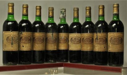 null 9 bouteilles CHÂTEAU BATAILLEY - 5é GCC Pauillac 1975.
Etiquettes tachées, abimées,...