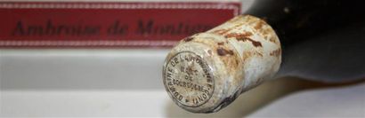 null 1 bouteille MARC DE BOURGOGNE DOMAINE DE LA ROMANÉE CONTI 1934 
Etiquette abimée,...