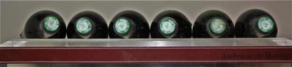 null 6 bouteilles DOMAINE DE L'EGLISE - Pomerol 1986.
3 Etiquettes tachées, abimées,...