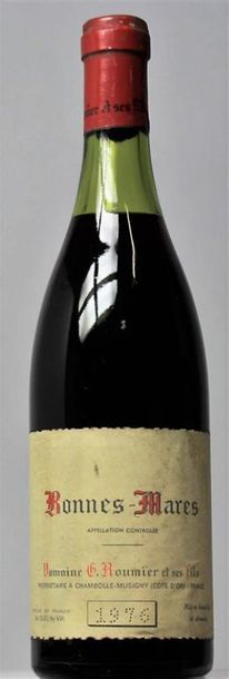 null 1 bouteille BONNES MARES - G. ROUMIER, 1976.	
Étiquette légèrement tachée, niveau...