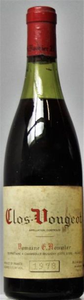null 1 bouteille CLOS DE VOUGEOT Grand cru - G. ROUMIER 1978. 
Etiquette déchirée,...
