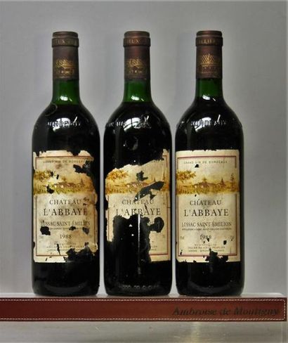 null 3 bouteilles CHÂTEAU L'ABBAYE - Lussac St. Emilion 1988.
Etiquettes tachées,...