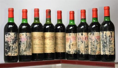 null 9 bouteilles CHÂTEAU BARET - Graves 1982.
Etiquettes tachées, abimées, 5 niveaux...