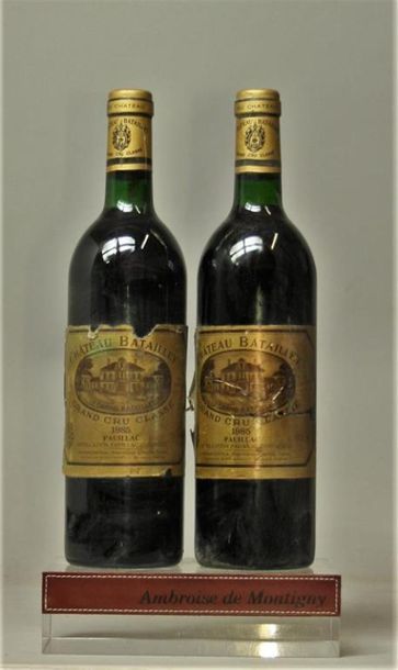 null 2 bouteilles CHÂTEAU BATAILLEY - 5é GCC Pauillac 1985.
Etiquette tachée, abimée,...