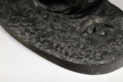 null d'après CLODION (1738-1814).
Jeune femme chevauchant un bouc.
Bronze patiné...