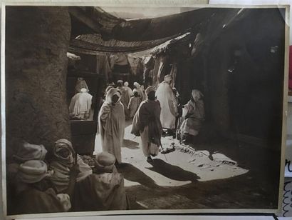 null [Afrique] [Tunisie] [Photographie]. LEHNERT ET LANDROCK.
- 3 enfants au tambourin....