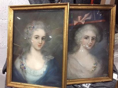 null Ecole FRANCAISE dans le goût du XVIIIe siècle.
Portraits de jeunes femmes.
Deux...