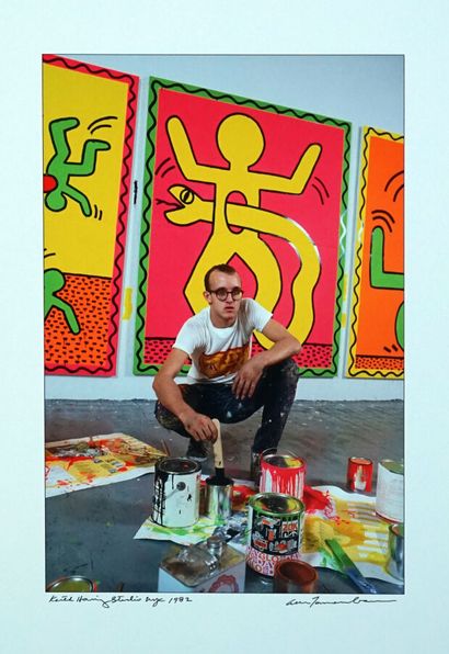  Keith Haring in his studio NYC 1982
Print on color photographic paper, size 30.3... Gazette Drouot