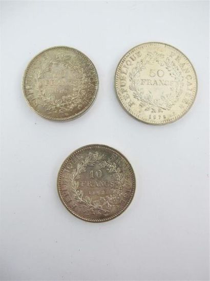 null 2 pièces de 10 Francs et une pièce de 50 Francs en argent. Poids : 80,2 g.
