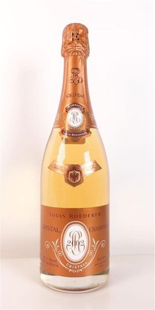 null 1 bouteille de CHAMPAGNE CRISTAL, rosé, Louis Roederer, 2002 
