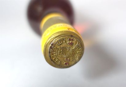 null 1 bouteille CH. YQUEM, 1er Gc supérieur, SAUTERNE, 1976
