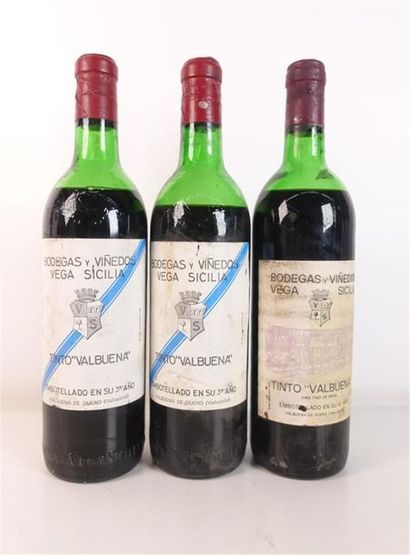 null Lot de 3 bouteilles Vega Scilia VALBUENA : 
- 1 bouteille TINTO VALBUENA, 5e...