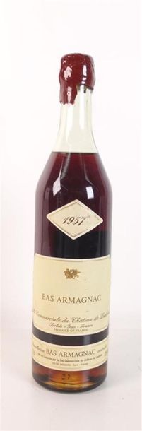 null 1 bouteille BAS ARMAGNAC, CH. DE LAUBADE, 1957 (niveau à l'épaulement)
