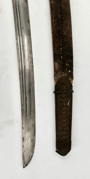 null Seif" oriental-style SABRE
The blade is decorated with a moon and sun motif....