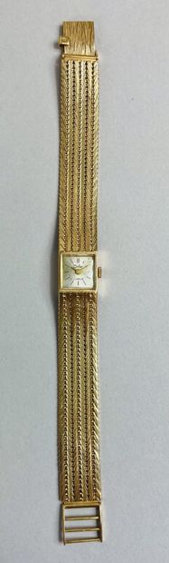 null DIFOR


Montre bracelet de dame en or jaune (750).


Boîtier carré, cadran à...