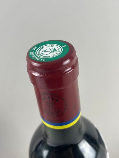 null PAUILLAC
Carruades de Lafite, 2000.
1 bouteille.
Château de Lafite Rothschild.
Niveau...