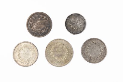 null Lot de 5 pièces en argent dont un 5 francs Louis Philippe 1839.
Poids total...