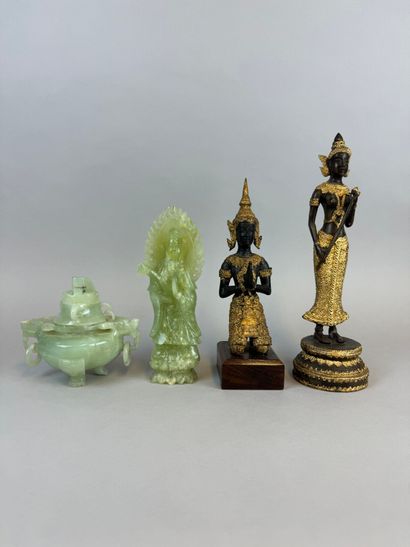 null CHINA, 20th century
Two jade sculptures and two bronze sculptures.
Minor ac...