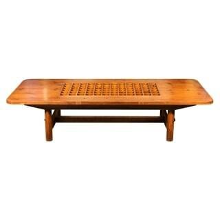  Dans le goût de Pierre CHAPO
importante table basse en bois décoré de treillis en... Gazette Drouot