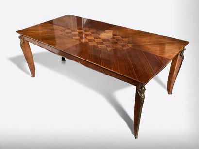  Jules LELEU (1883-1961), attribué à 
Grande table de salle à manger en bois de placage... Gazette Drouot