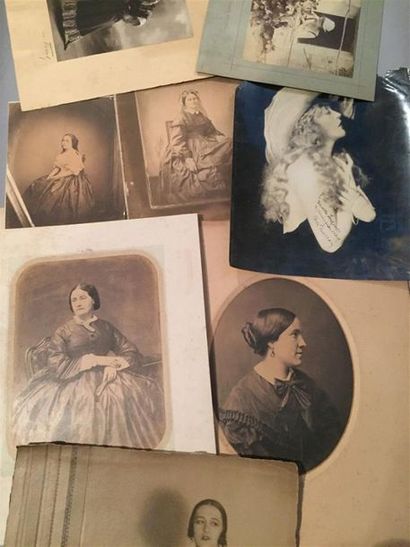 null FEMME. Portraits de personnalités féminines et autres des 19ème siècle et 20ème...