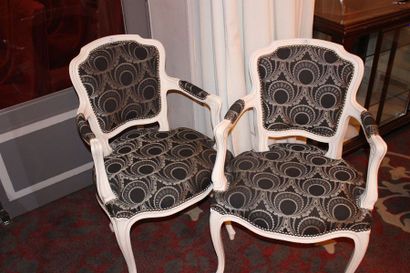 null deux fauteuils bois laqué blanc et tissu noir