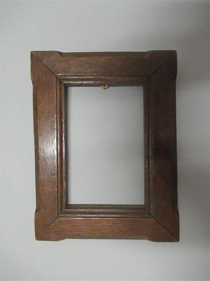 null Moulded natural oak frame stained, waxed, soft to the sight and cut sides.
19th...