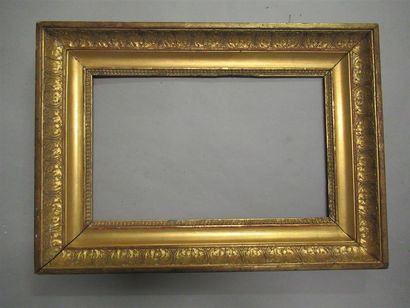 null Wooden frame and gilded paste called double-throat with heart grape decoration...