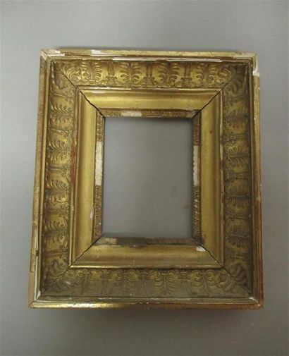 null Wooden frame and gilded paste known as "double throat" with heart grape decoration...