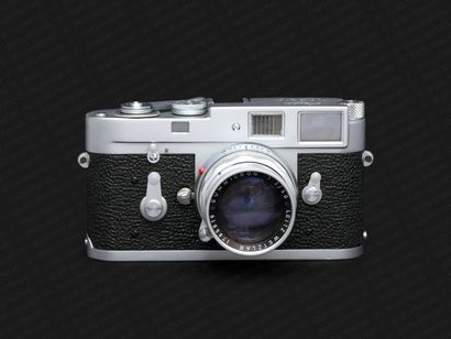 null APPAREIL PHOTOGRAPHIQUE. 
Boitier Leica M2 (Leitz Wetzlar, 1960) n°1011288 avec...