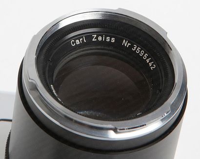 null APPAREIL PHOTOGRAPHIQUE. 
Boitier Contarex Super avec objectif Carl Zeiss Sonnar...