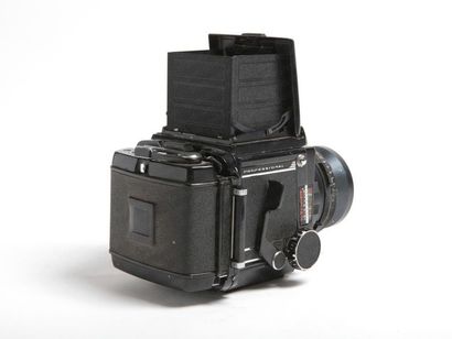 null * APPAREIL PHOTOGRAPHIQUE. 
Boitier Mamiya RB67 Professional "6x7" avec objectif...