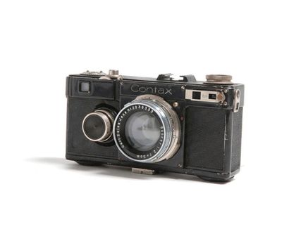 null * APPAREIL PHOTOGRAPHIQUE. 
Boitier Contax I n° Y 32920 (usures) avec objectif...