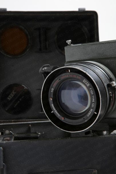 null * APPAREIL PHOTOGRAPHIQUE. 
Importante caisse appareil photographique SFOM Type...