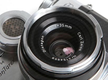 null APPAREIL PHOTOGRAPHIQUE. 
Boitier Contarex Bullseye avec objectif Carl Zeiss...