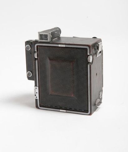 null * APPAREIL PHOTOGRAPHIQUE. 
Boitier Graflex Speed Graphic (4"x5") avec objectif...