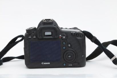 null APPAREIL PHOTOGRAPHIQUE. 
Boitier Canon 6D avec objectif Canon EF 2.8/40 mm...
