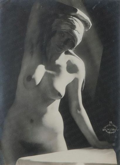 null PHOTOGRAPHIE. 
Frantisek DRTIKOL (1883-1961). Sans titre, femme nue. Tirage...